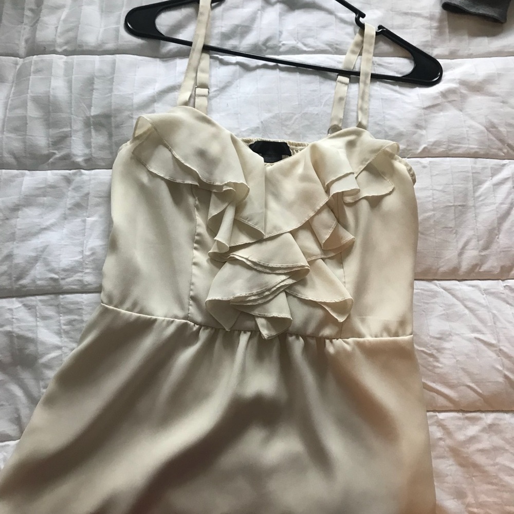 Cute flowy top with ruffles